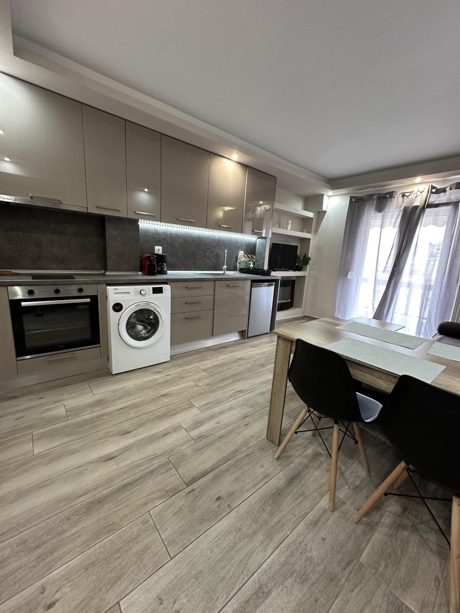 Minimalist Apartments W/ View Thessaloníki Luaran gambar